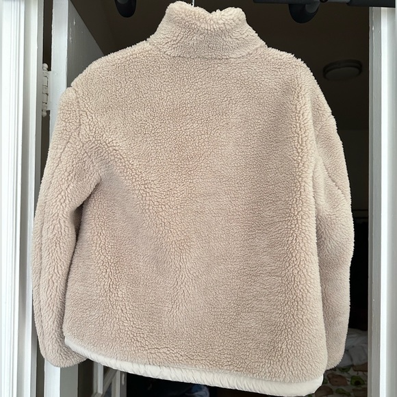Tan Gap Teddy Jacket, size XS but fits oversized - Picture 2 of 3